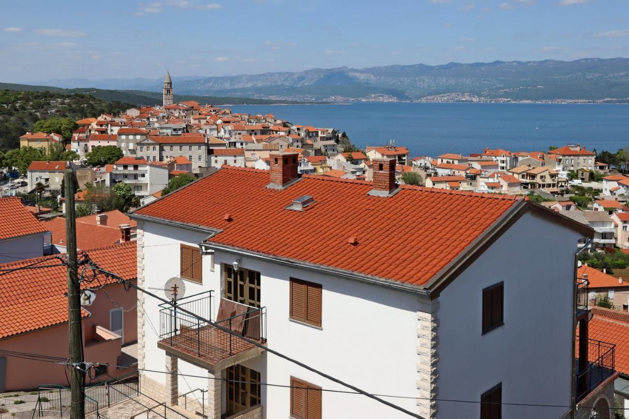 Apartments And Rooms With Parking Space Vrbnik, Krk - 5299 Eksteriør billede