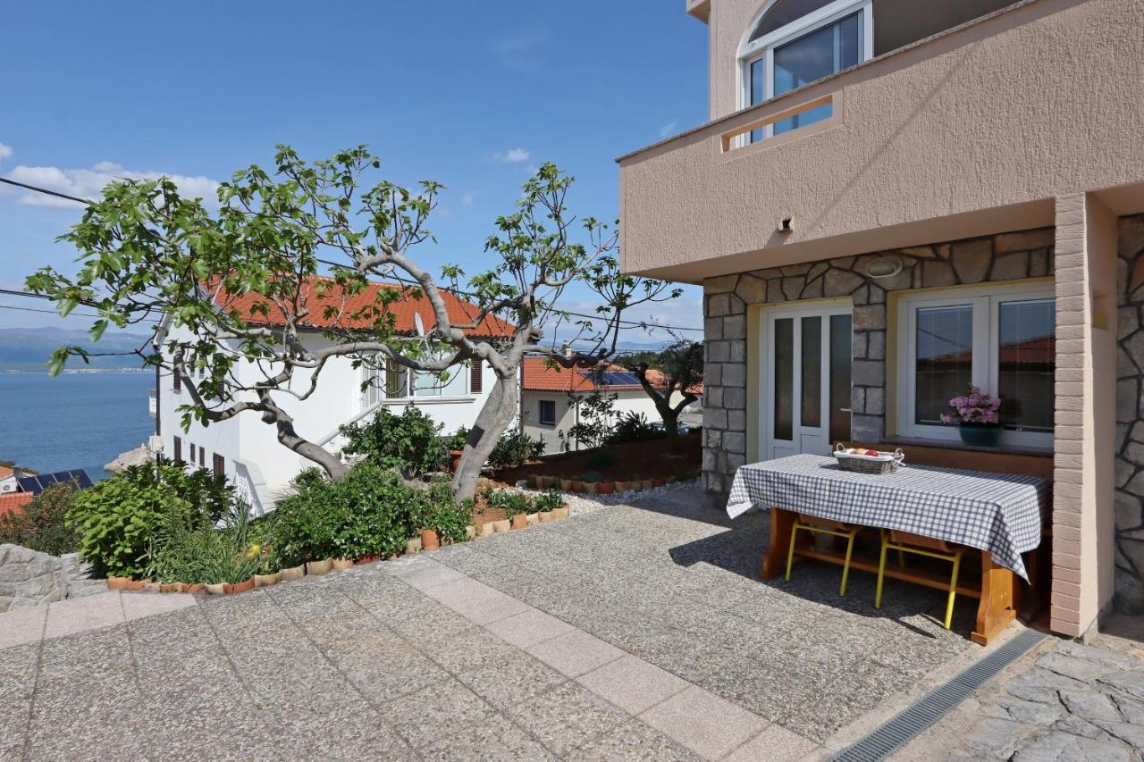 Apartments And Rooms With Parking Space Vrbnik, Krk - 5299 Eksteriør billede